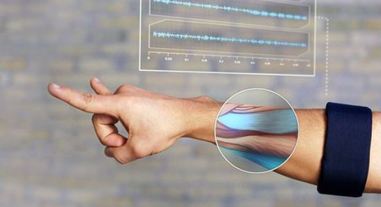 MYO 让你通过肌肉活动控制电脑等装置