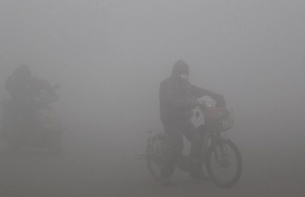 京津冀强雾霾