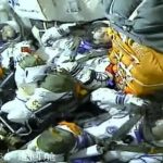 神十八点火瞬间航天员齐刷刷敬礼 致敬中国航天壮举